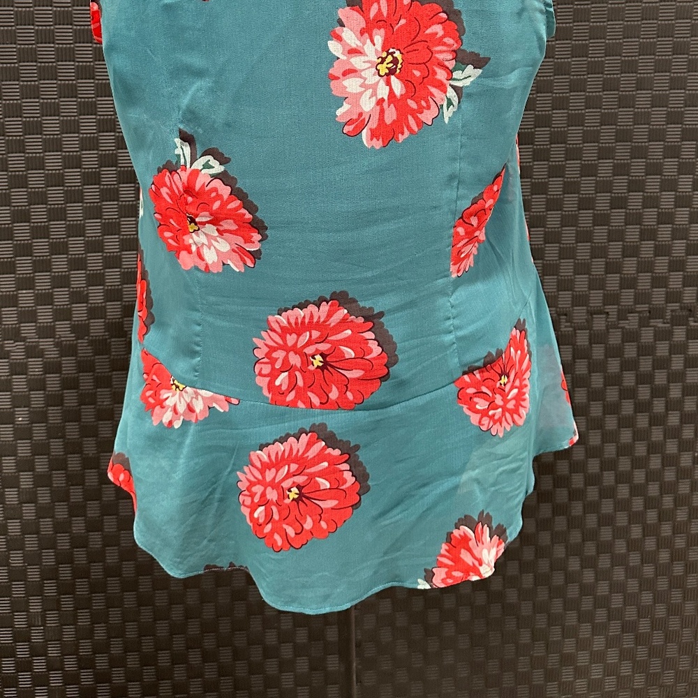 CAbi Blushing Floral Sleeveless Blouse - Picture 5 of 6